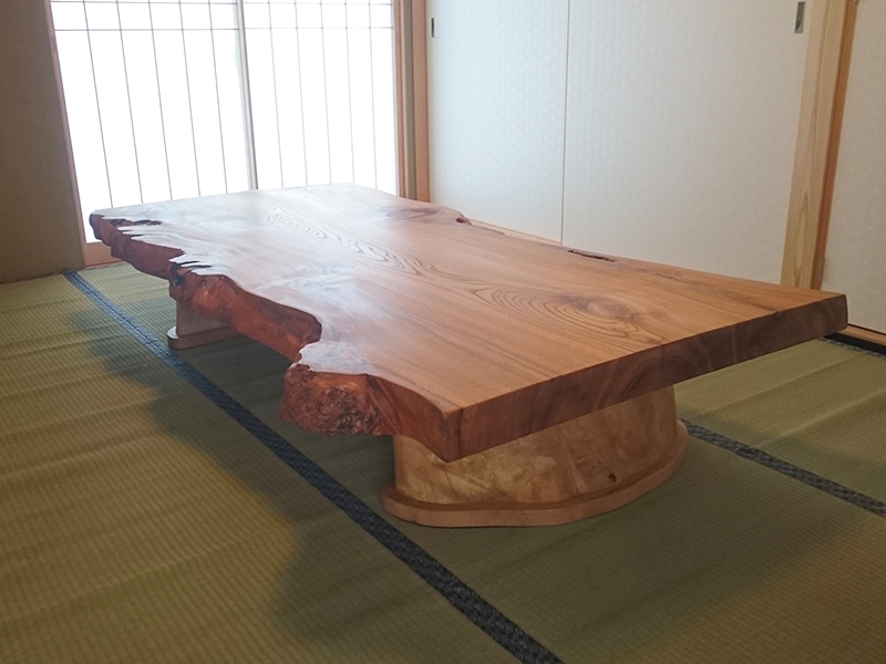 楡の一枚板座卓テーブル