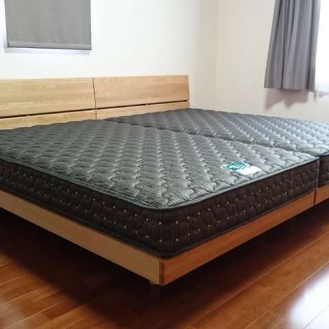 天然木オーク材のベッド