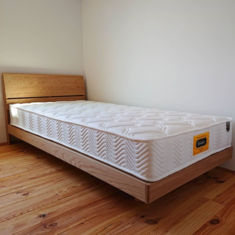 天然木オーク材　ベッド