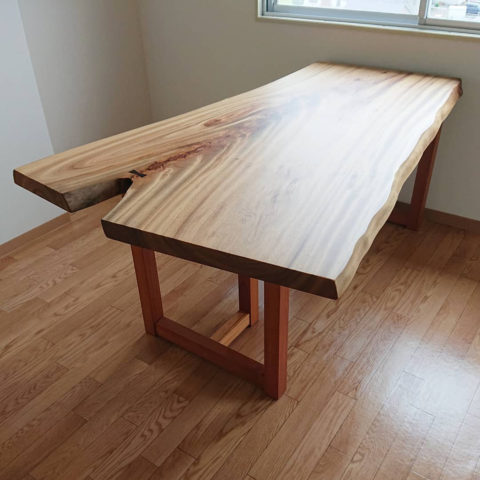 楠の一枚板テーブル