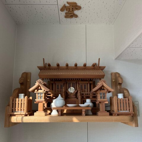 欅　彫屋根三社　神棚セット
