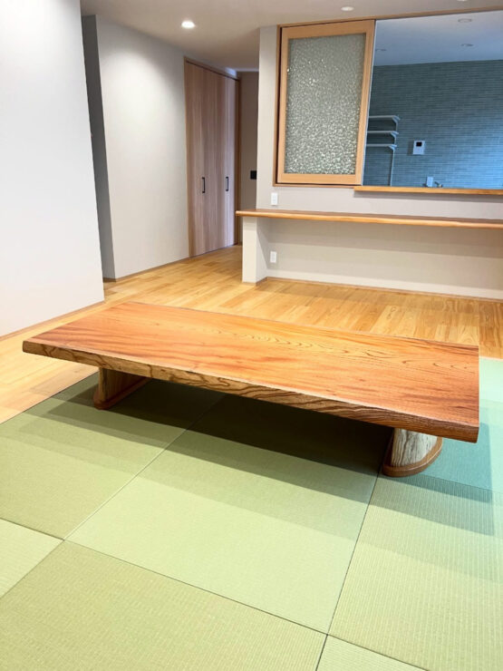 ケヤキ　一枚板テーブル