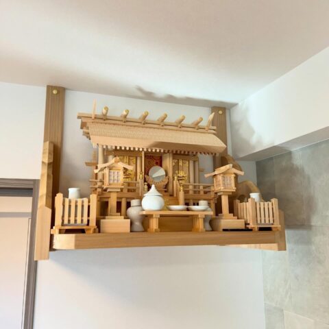 神棚セット　桧彫屋根三社　白木セット