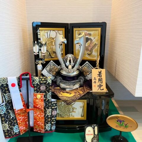 五月人形　着用兜収納飾り