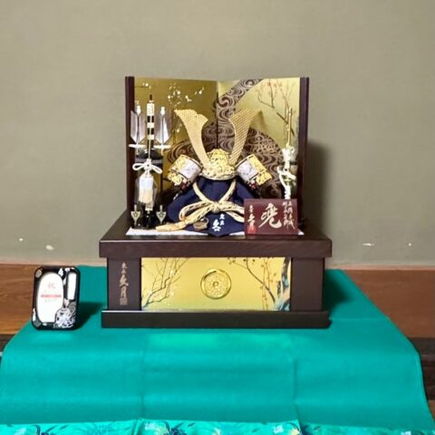 久月　兜収納飾り　五月人形